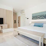 Hotel With Swimming Pool In Conca Just 100 Mt From The Sea *