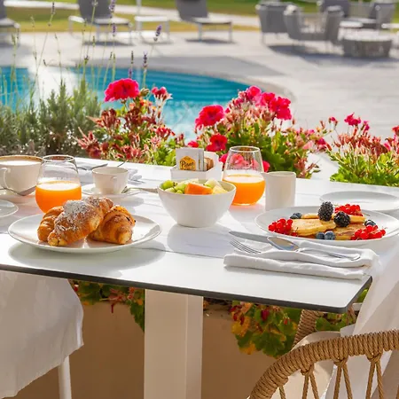 With Swimming Pool In Conca Just 100 Mt From The Sea